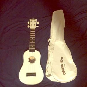Diamond Head Ukulele with case